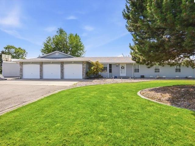 House for sale in Burbank, Washington