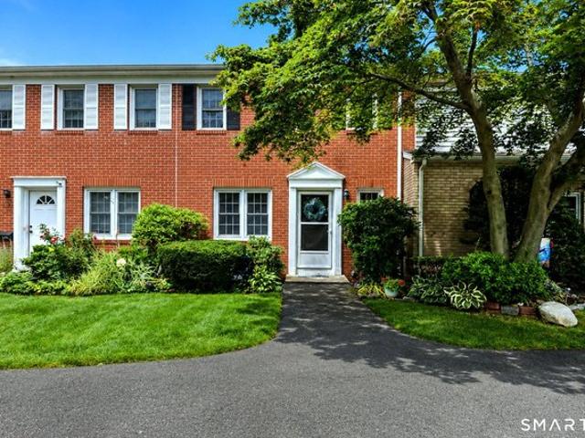 Townhouse for sale in Milford, Connecticut