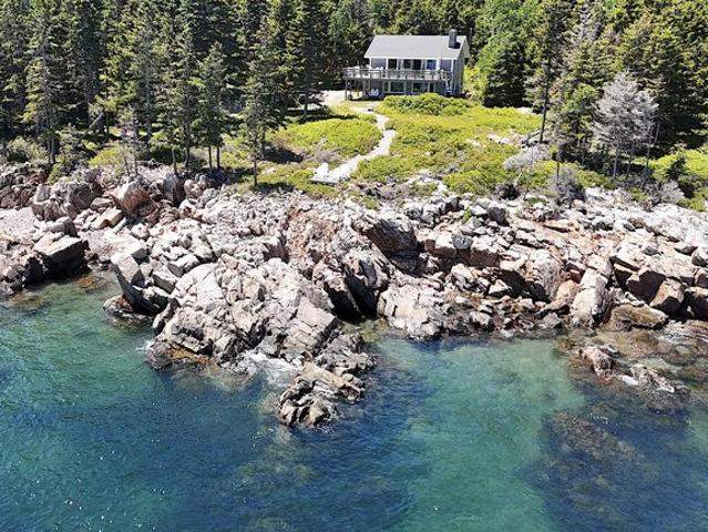 House for sale in Maine