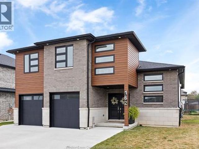 House for sale in Lakeshore, Ontario