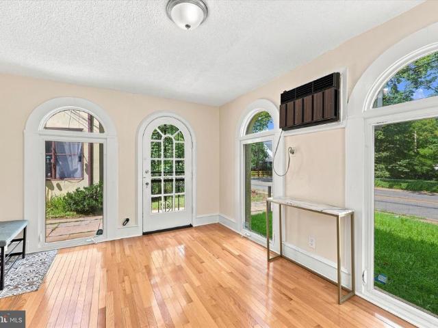 Townhouse for sale in Burmont, Lansdowne