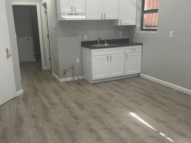 Apartment for rent in Glenwood, New York