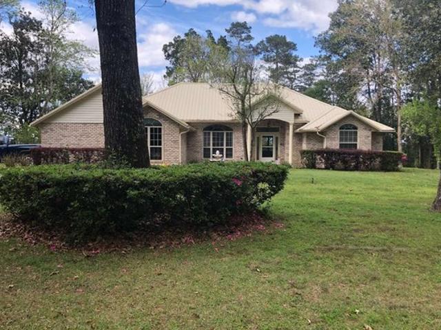 House for sale in Suwannee, Florida
