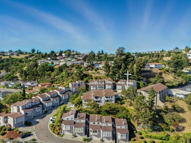 Townhouse for sale in San Leandro