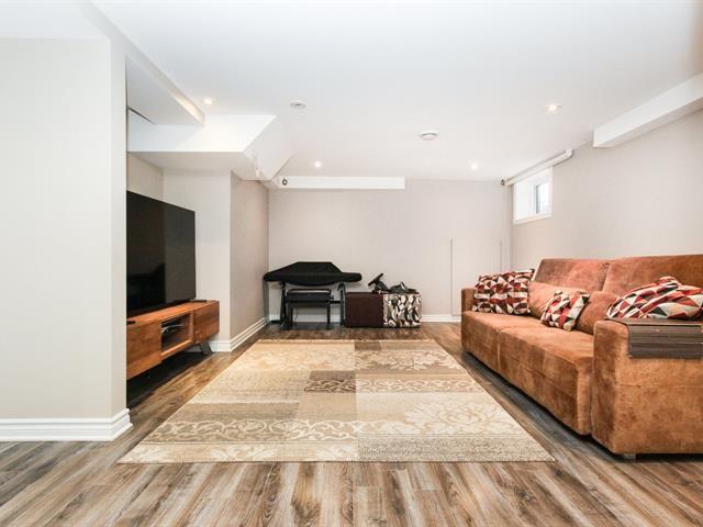 House for rent in Mont-Royal, Montréal (région administrative)
