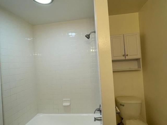 Apartment for rent in Mesa Verde, Costa Mesa