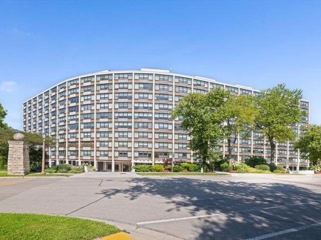 Condo for sale in Wilmette, Illinois