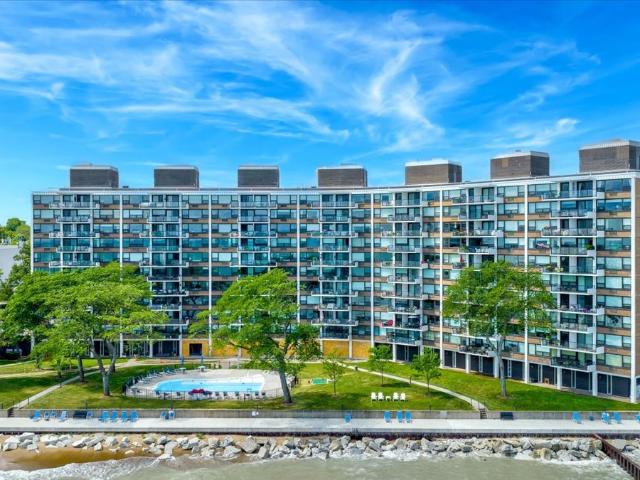 Condo for sale in Wilmette, Illinois