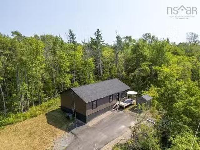 House for sale in Beaver Bank, Nova Scotia