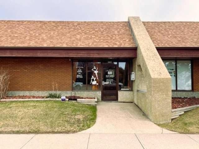 Commercial for rent in Redwood, Lethbridge