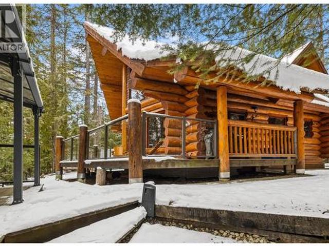 House for sale in Sirdar, British Columbia