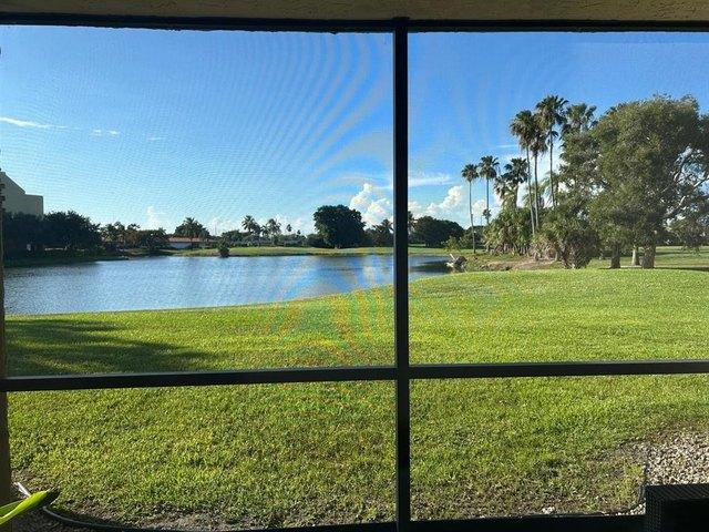 Condo for sale in Weston, Florida