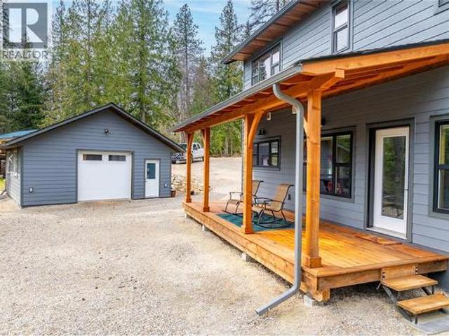 House for sale in Sirdar, British Columbia