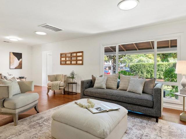House for sale in Belmont