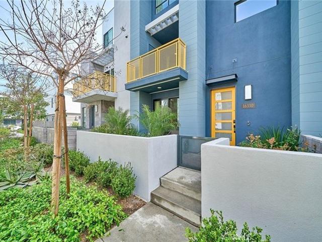 Condo for sale in Tustin, California
