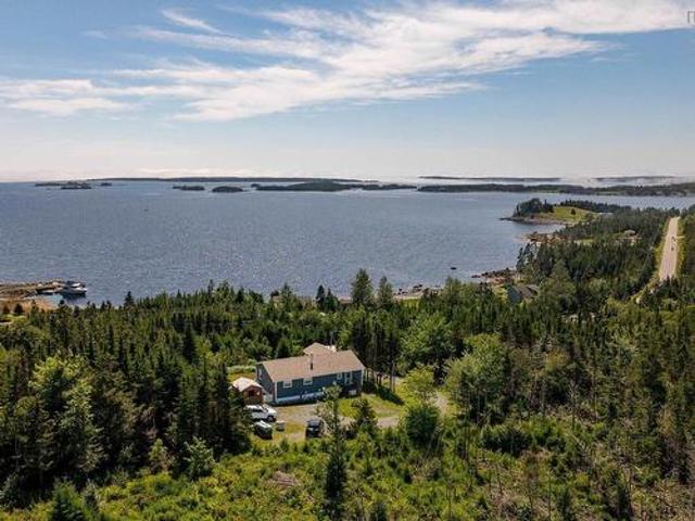 House for sale in Pleasant Harbour, Nova Scotia