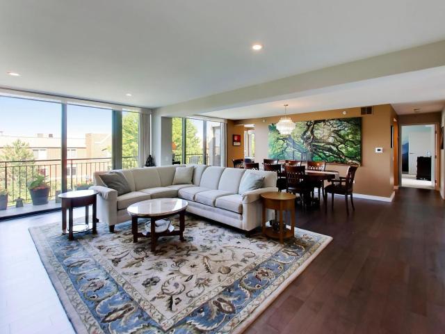 Condo for sale in Highland Park, Illinois