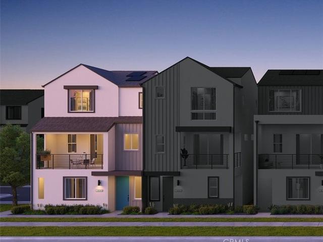 Townhouse for sale in Canoga Park, California
