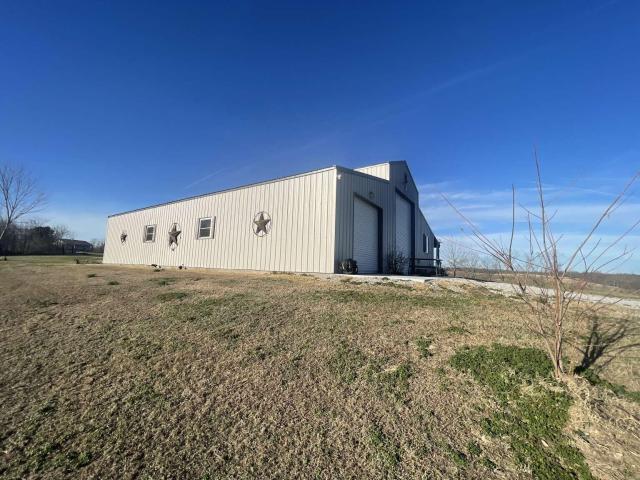 House for sale in Pineville, Missouri