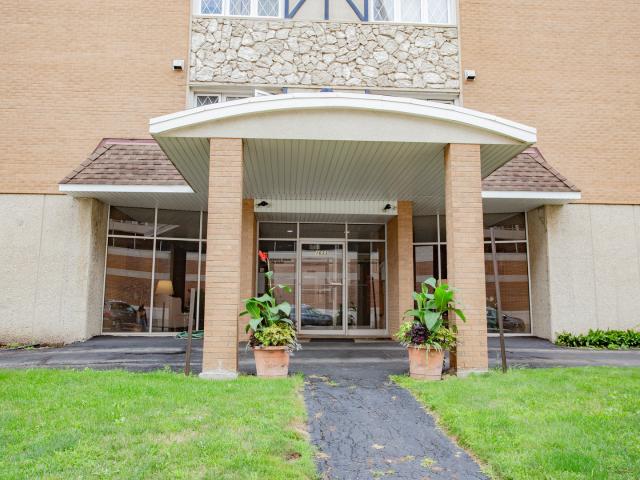 Condo for sale in Des Plaines, Illinois