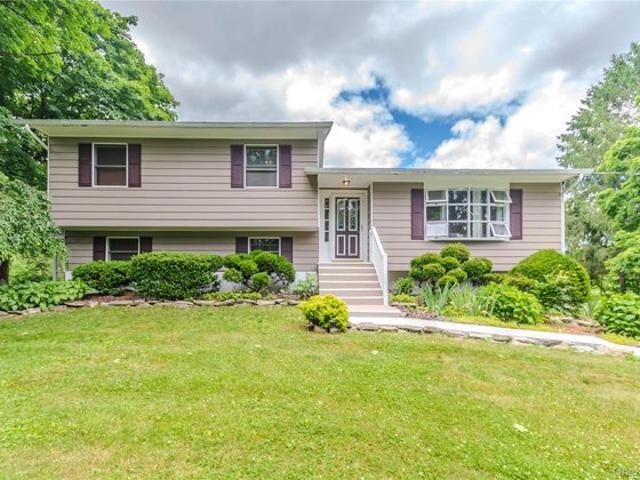 House for sale in Pleasant Valley, New York