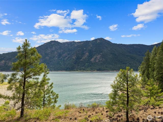House for sale in Ronald