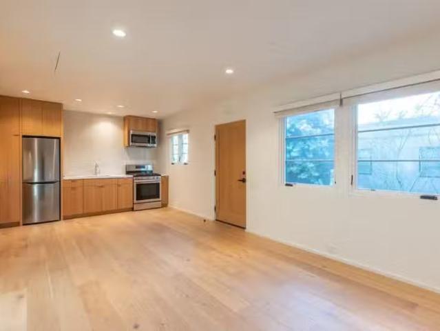 Condo for rent in Long Beach, Harbor City