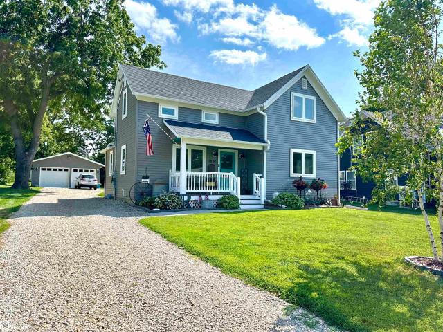 House for sale in Grinnell, Iowa