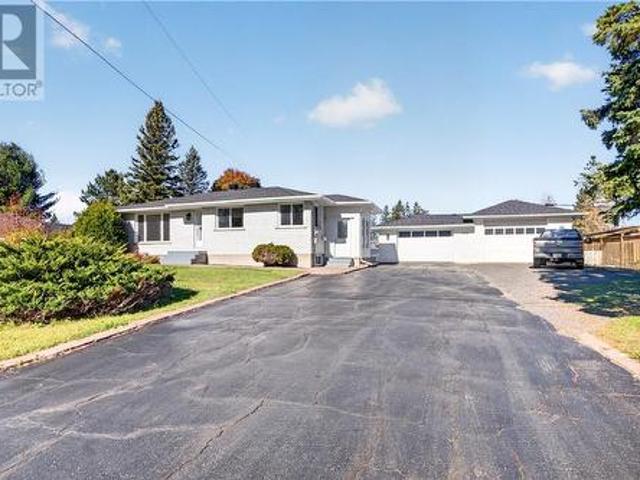 House for sale in Val Caron, Greater Sudbury