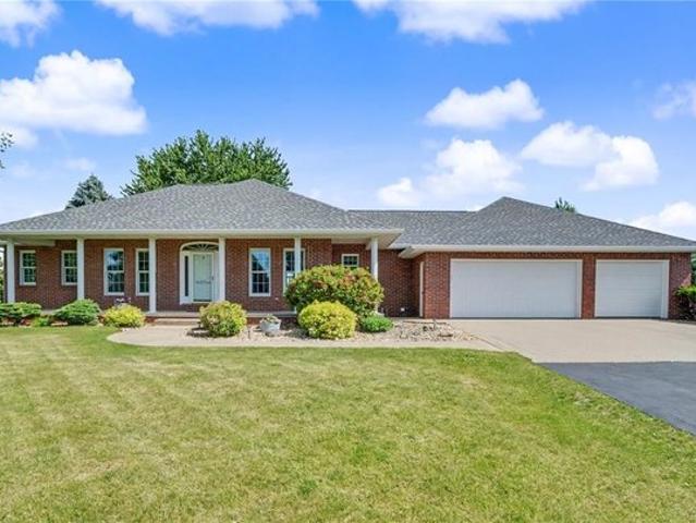 House for sale in Manchester, Iowa