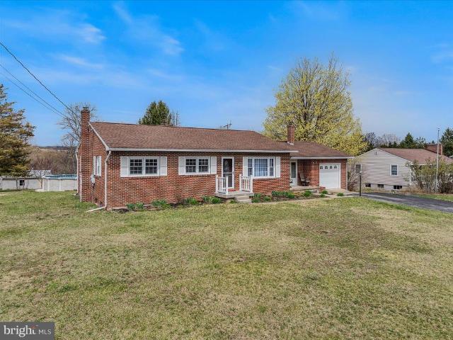 House for sale in Berkeley Springs, West Virginia