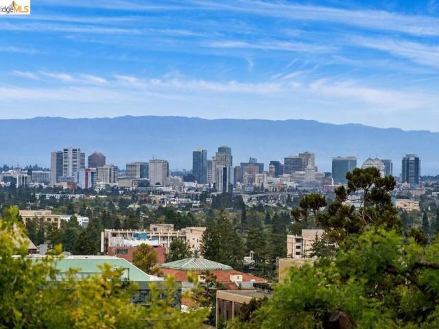 Condo for sale in Berkeley, California