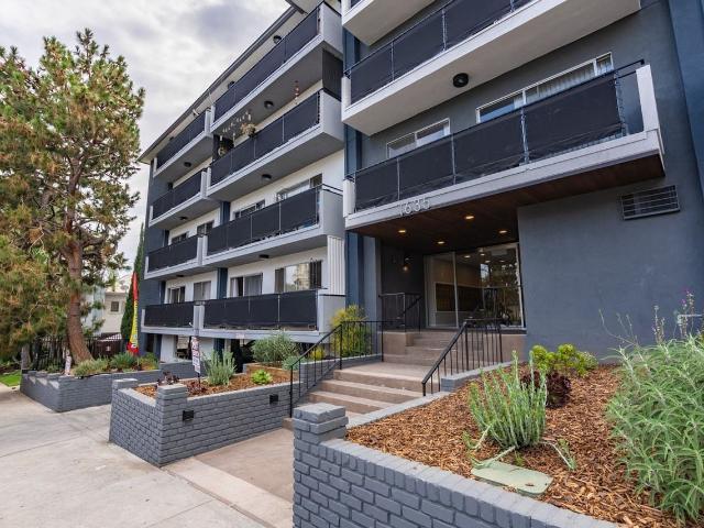 Apartment for rent in Canoga Park, California
