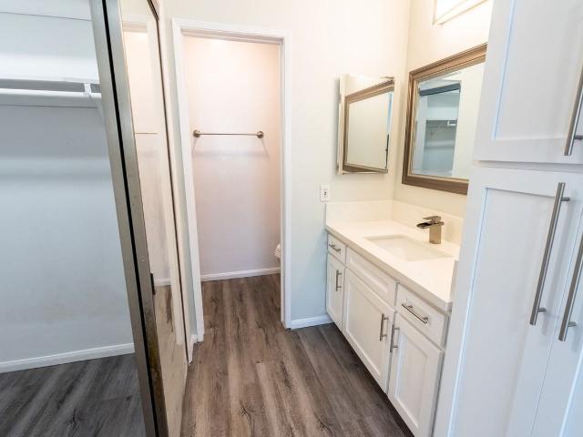 Apartment for rent in Canoga Park, California