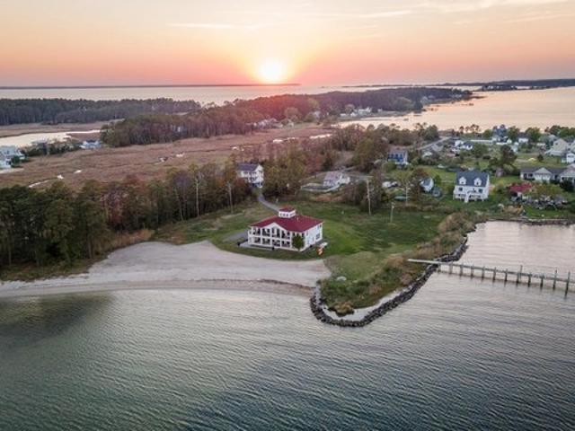 House for sale in Piney Point, Maryland