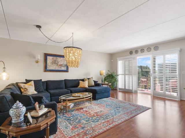 Condo for sale in Des Plaines, Illinois
