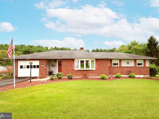 House for sale in Linden Hall, Centre Hall