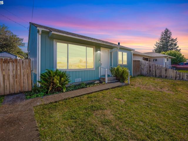 House for sale in Myrtle Point