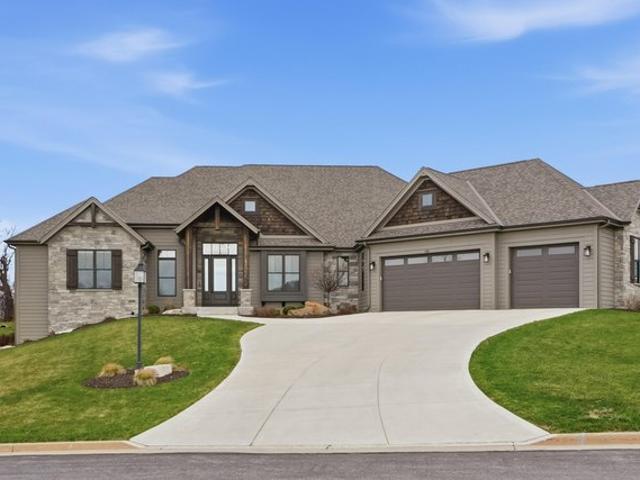 House for sale in Hartland, Wisconsin