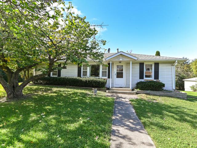House for sale in Town of Lyons, Walworth County