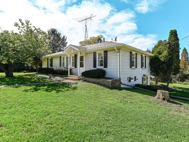 House for sale in Town of Lyons, Walworth County
