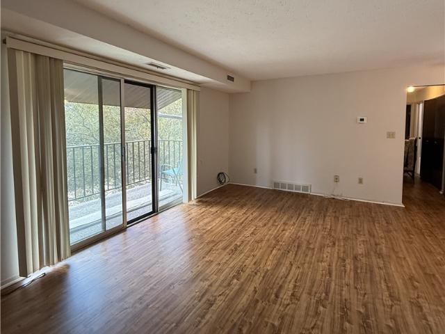 Condo for sale in Middleburg, Ohio