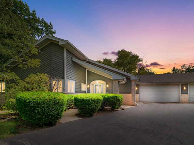 House for sale in Lincolnshire, Illinois