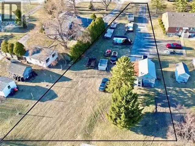 House for sale in Sarnia, Southwestern Ontario