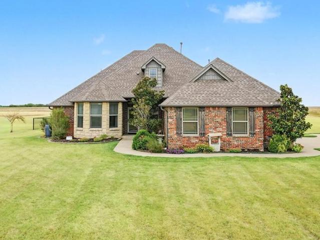 House for sale in El Reno, Canadian County