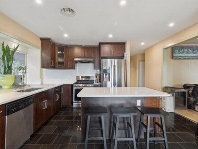 Property for sale in Fleetwood, Surrey