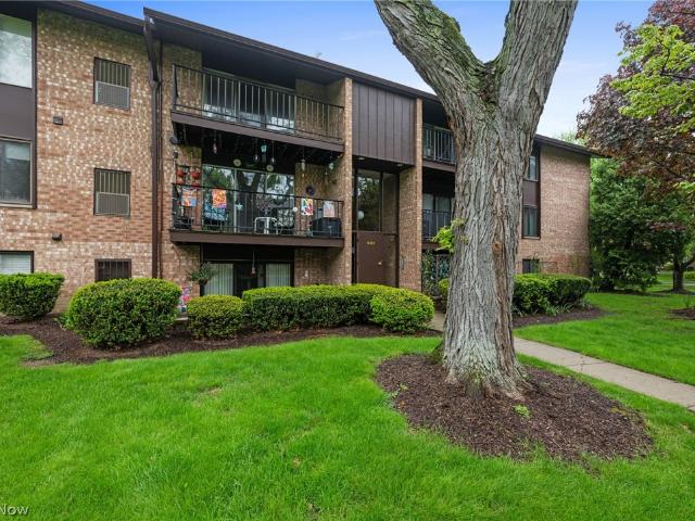 Condo for sale in Middleburg, Ohio