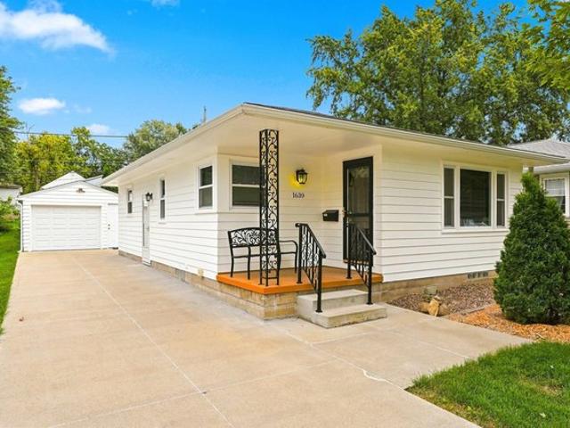 House for sale in Waterloo, Iowa