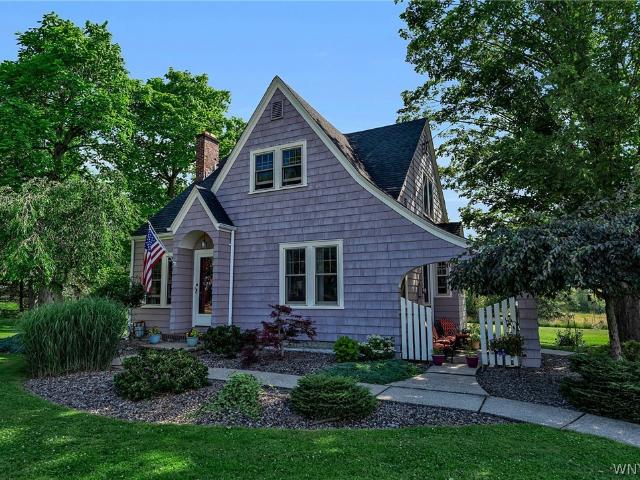 House for sale in Town of Holland, Erie County