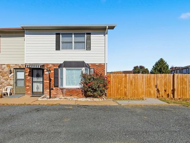 Townhouse for sale in Virginia